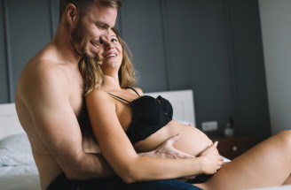 Sex v tehotenstve: Keď bruško rastie, no túžba (možno) tiež