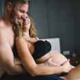 Sex v tehotenstve: Keď bruško rastie, no túžba (možno) tiež