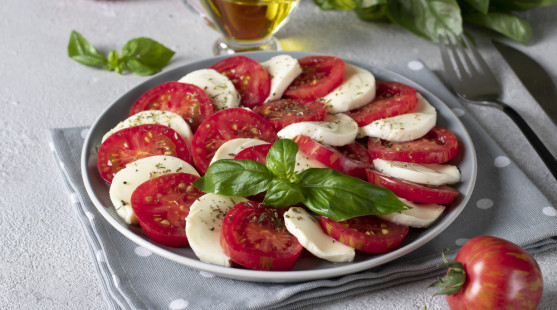 Recept na Caprese a jeho moderné obmeny: Taliansky šalát, ktorý neomrzí