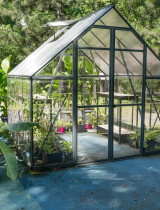 Budovanie základov pre skleník: Ako vybrať správny typ a čo zohľadniť