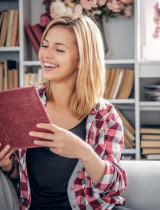 Kniha o výnimočnom psovi aj fan fiction hit: Novembrové novinky, ktoré spríjemnia každý deň