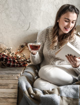 Knižné novinky november 2025: Príbehy, ktoré rozžiaria každý deň