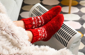 Studené nohy a ruky v zime: Kedy ide o banalitu a kedy o problém s krvným obehom?