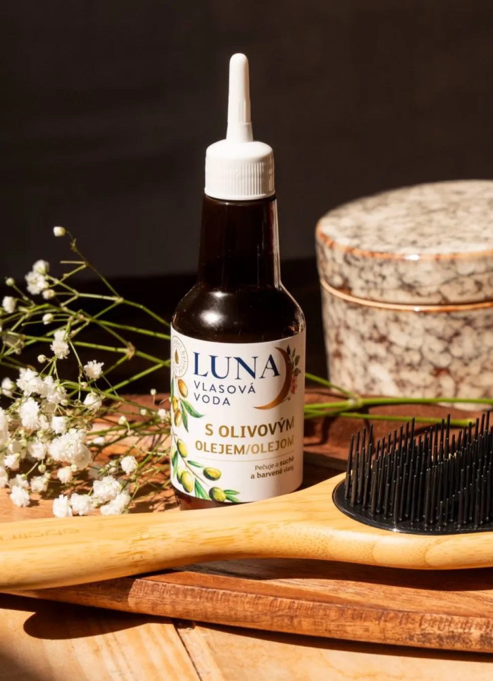 Luna vlasová voda s olivovým olejom