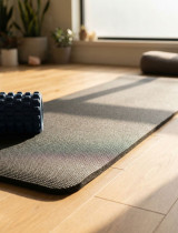 Z cvičenia rovno do regenerácie: Prečo kvalitná podložka a masážny valec patria k sebe